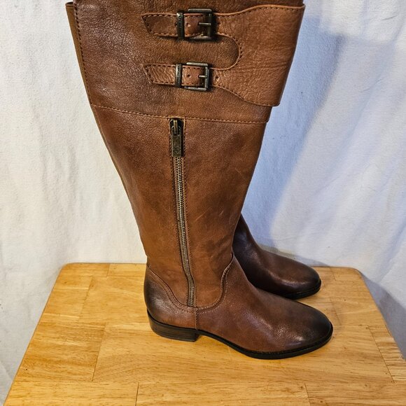 Women's boots by Arturo Chiang.  -- ITEM #1939 - Picture 4 of 8